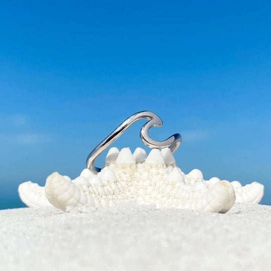 Srebrny pierścień z falą morska