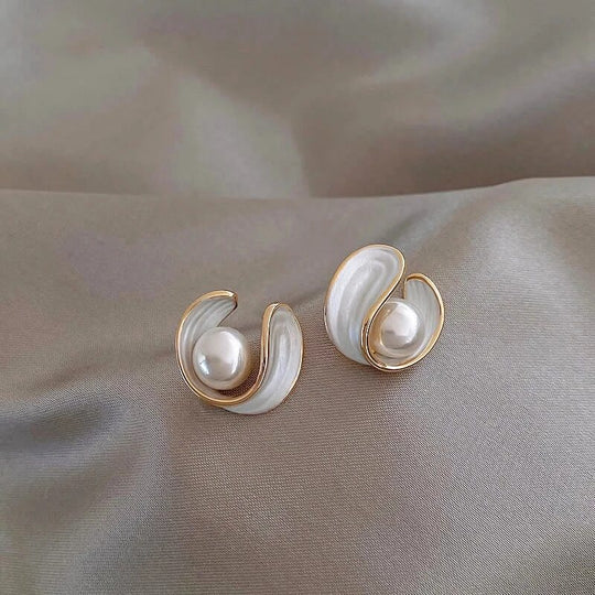 Eleganckie kolczyki Antoinette Luxe z białym opalem na elegancki look