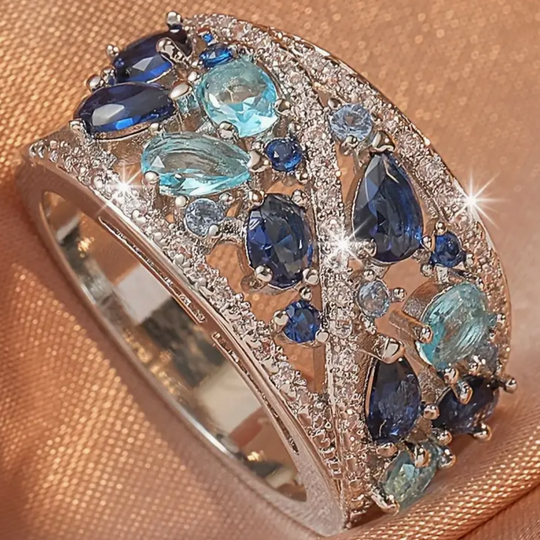 Pierścień z Vintage Blue Zirconia