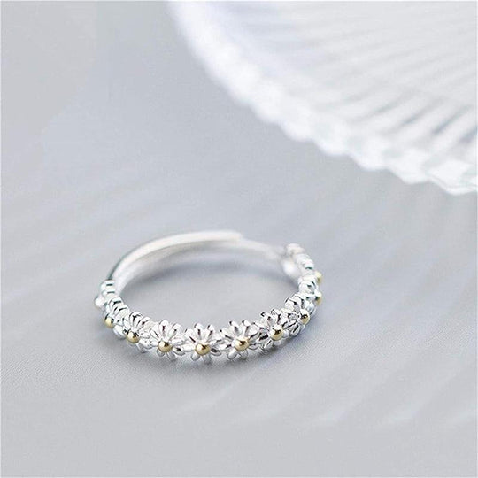 Verstellbarer Silberschmuck mit handbemalter Emaille-Gänseblümchen-Ring