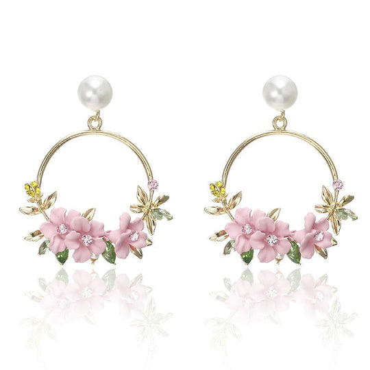 Kolczyki z kwiatami i perłami w złocie