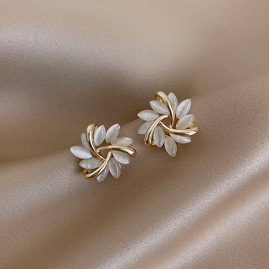 Biżuteria Sonja Luxe z białego złota z eleganłą opalem