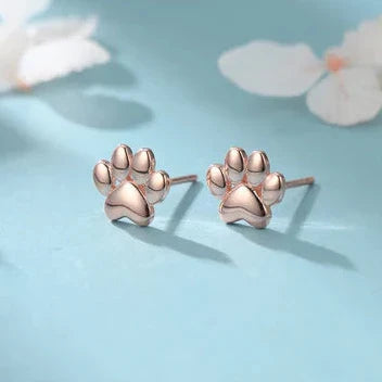 Kolczyki z małymi odciskami łapek