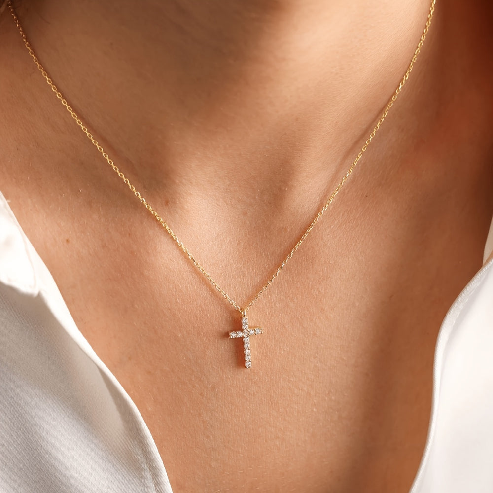 Krzyż z Cyrkonią i Siłą