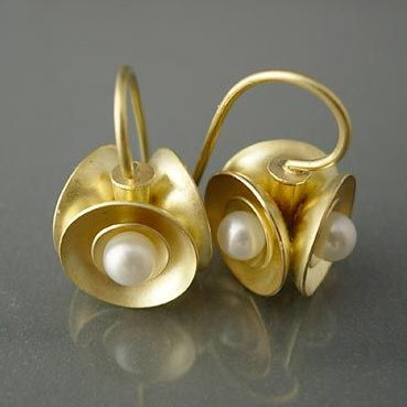 Vintage' Gold & Pearl Earrings