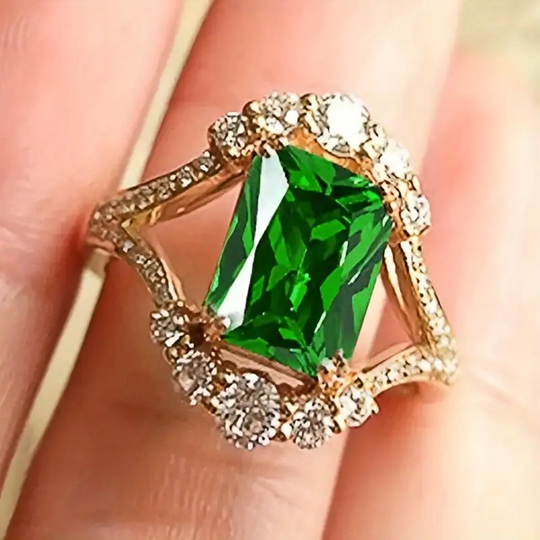 Zielony pierścień z kryształem złotym cyrkoniowym