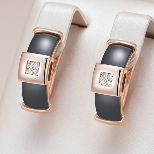 ELEGANCKIE CZARNE I ZŁOTE BIŻUTERIE DOUSZNE